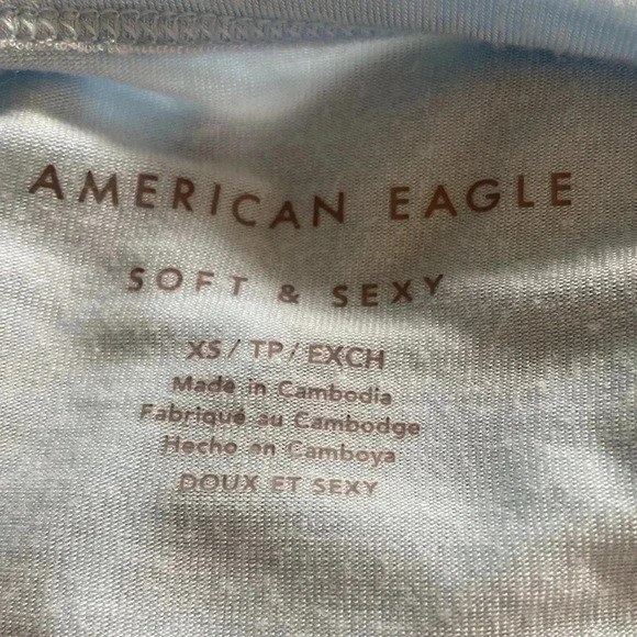 American Eagle | Soft &  Sexy V- Neck T- Shirt - Picture 4 of 6